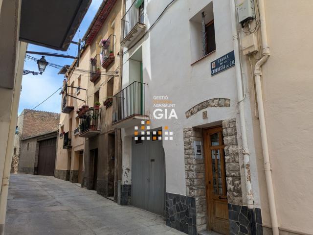 Casa en venta en Agramunt. Casa en venda al centre d'Agramunt. Casas.