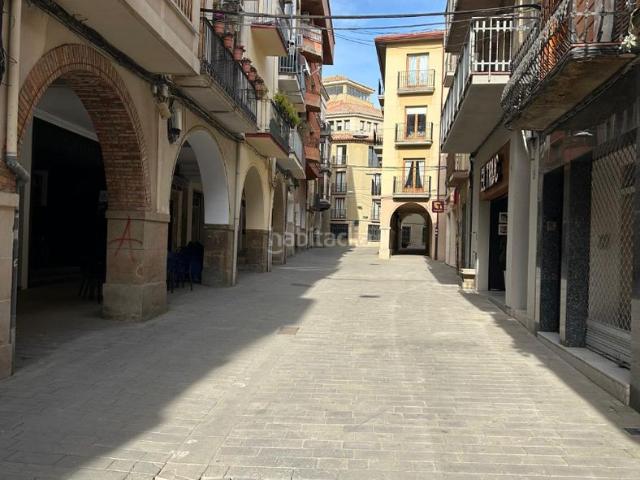 Casa en venta en Agramunt. Edificio con división horizontal y múltiples posibilidades en el centro de Agramunt. Casas.