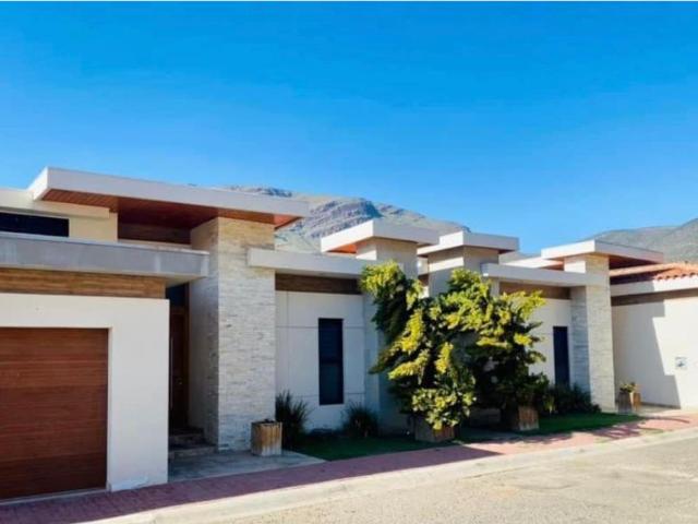 Casa en venta en Aguacaliente Baja Country Club, Ensenada, Baja California