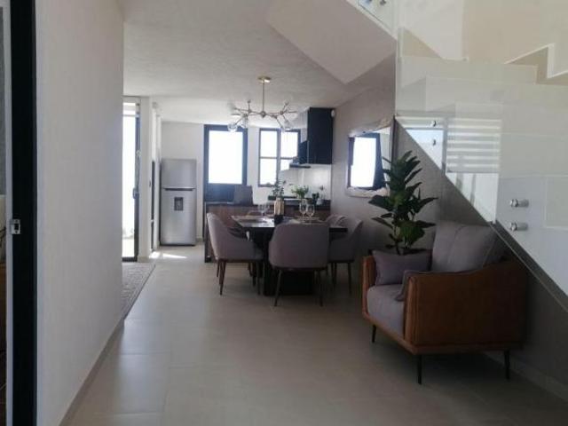 Casa en venta en Aguascalientes en Coto al norte casas separadas con pasillo lateral