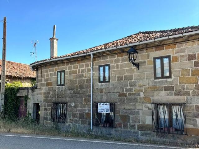 Casa en venta en Aguilar de Campoo. CASA DE PIEDRA A LA VENTA EN CANDUELA. Casas Aguilar de.