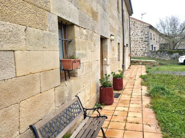 Casa en venta en Aguilar de Campoo. CASA SINGULAR DE PIEDRA DE SILLERÍA EN CANDUELA. Casas Aguilar de.