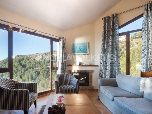 Casa en venta en Alcossebre. Villa con espectaculares vistas al mar y máxima luminosidad en Alcossebre. Casas.