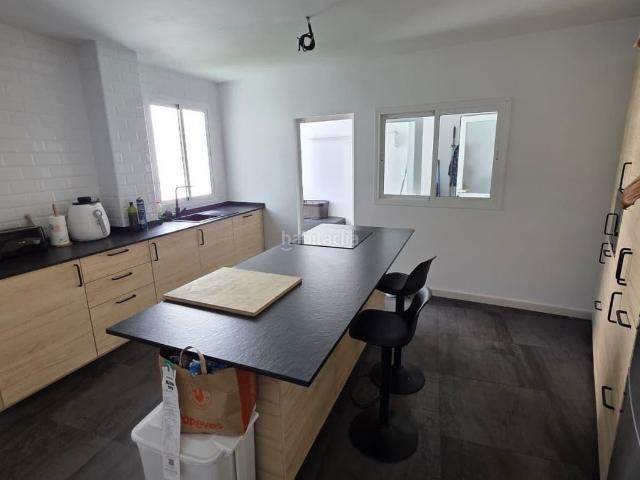 Casa en venta en Alcalá de Guadaira, Los Molinos. Casa con local zona Cruz del Ingles. Casas Alcalá de.