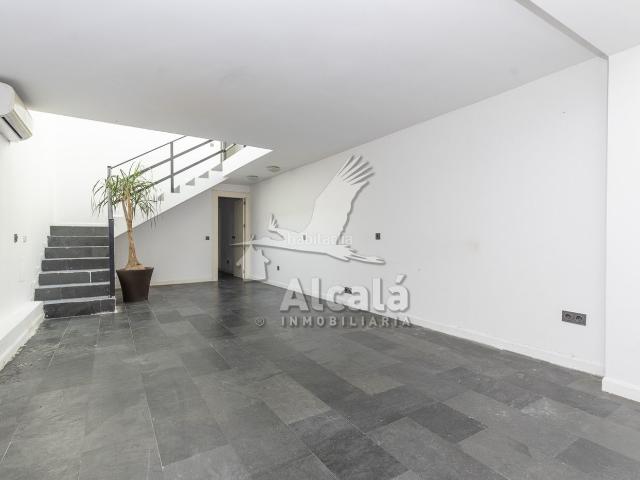 Casa en venta en Alcalá de Henares, Casco Histórico. Casa con patio en la calle Mayor de Alcala de Henares. Casas Alcalá de.
