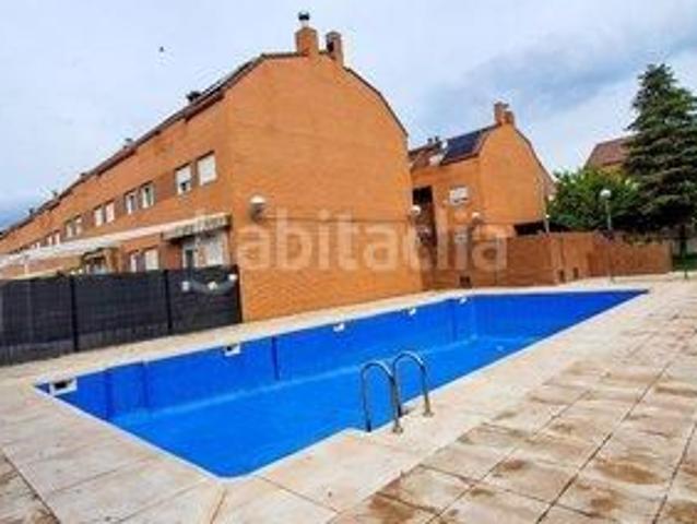 Casa en venta en Alcalá de Henares, La Garena. Chalet adosado en venta en Alejandro Malaspina. Casas Alcalá de.