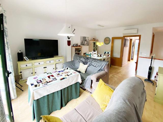 Casa en venta en Alcalá de los Gazules. Vivienda con garaje, trastero y piscina comunitaria en Urbanización El Ejido Alcalá de los Gazules. Casas Alcalá de los.