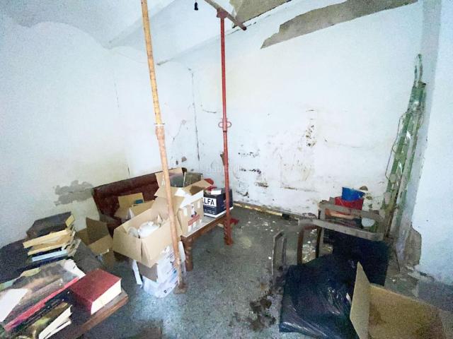 Casa en venta en Alcalá de los Gazules. OPORTUNIDAD DE INVERSIÓN AMPLIA VIVIENDA CON 6 HABITACIONES PARA REFORMA INTEGRAL. Casas Alcalá de los.