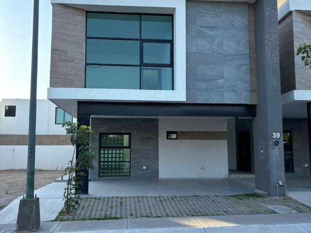 CASA EN VENTA EN ALCALA DEL REY, ZONA LA CONQUISTA?