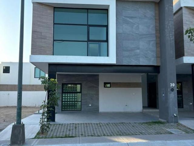 CASA EN VENTA EN ALCALA DEL REY, ZONA LA CONQUISTA¡