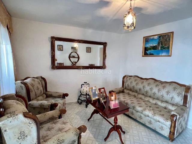 Casa en venta en Alcalá del Río. Amplia vivienda situada en pleno centro de Alcalá del Río. Casas Alcalá del.