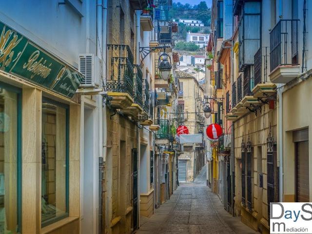 Casa en venta en Alcalá la Real. EDIFICIO CON RESTAURANTE EN PLENO CENTRO DE ALCALA LA REAL. Casas Alcalá la.