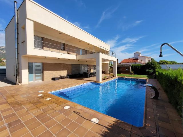 Casa en venta en Alcanar Costa Dorada. Casa en venta en Alcanar, 6 dormitorios. Casas.