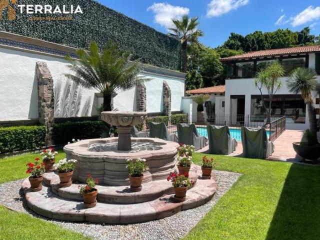 Casa en Venta en Alamos 1a sección estilo mexicano con alberca