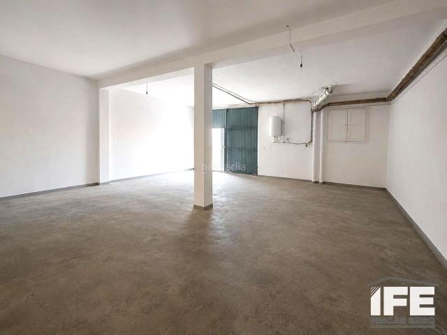 Casa en venta en Alagón. Casa independiente con amplia parcela, gran garaje y múltiples posibilidades en Alagón. Casas.