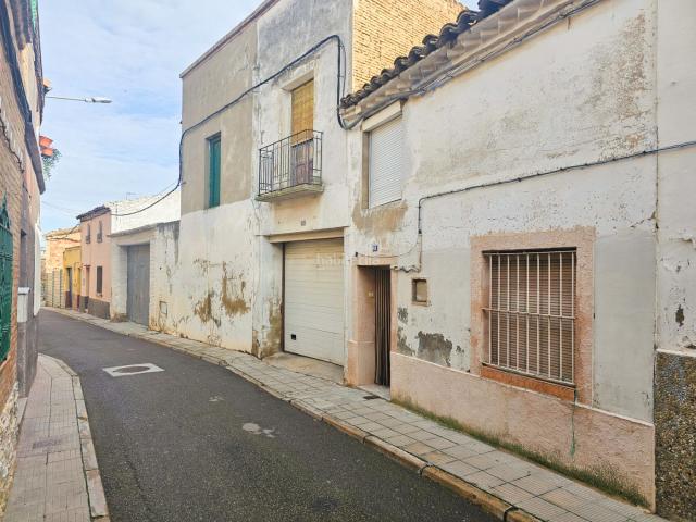 Casa en venta en Alagón. Casa para reformar integralmente en Alagón. Casas.