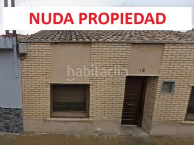 Casa en venta en Alagón. Se vende nuda propiedad. Casas.