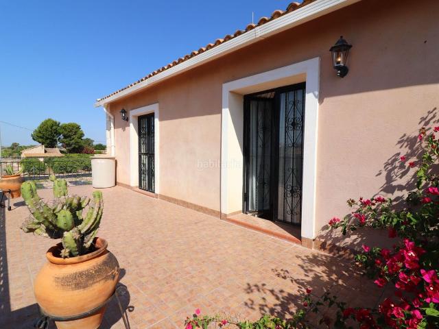Casa en venta en Albatera. Casas.