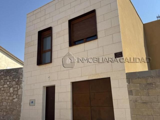 Casa en venta en Albillos. Casas.