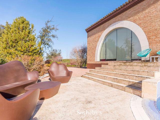 Casa en venta en Algete, Algete Centro. Chalet de 4 habitaciones con piscina en Ciudalcampo. Casas.
