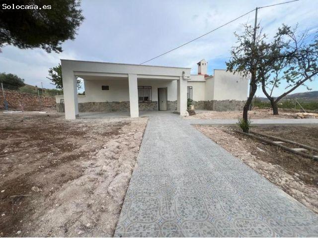 Casa en Venta en Algueña, Alicante