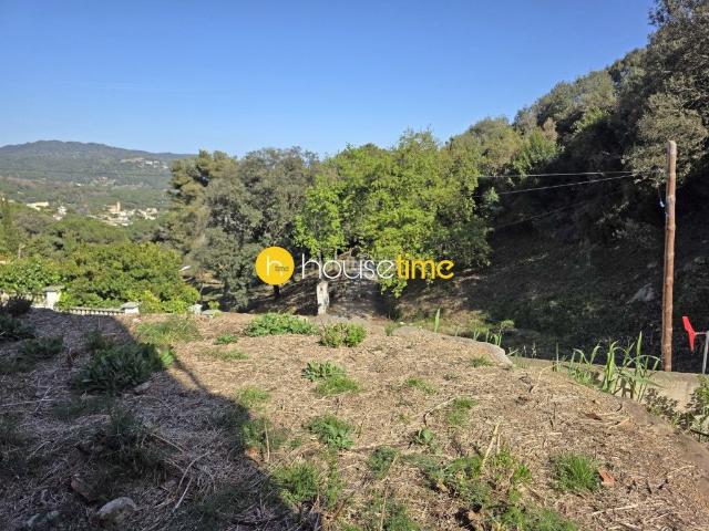 Casa en venta en Alella. Casa en construcción en urbanización Mas Coll de. Casas.