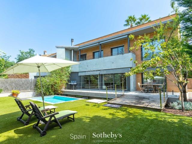 Casa en venta en Alella. Casa en ubicación céntrica en Alella Costa BCN. Casas.