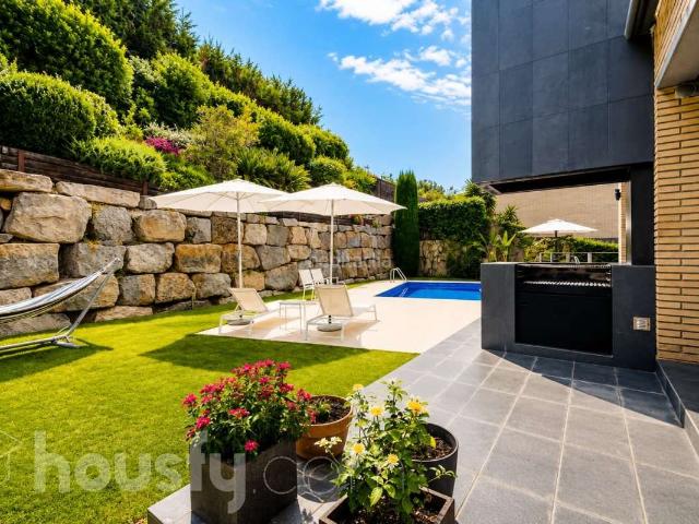 Casa en venta en Alella. Casas.
