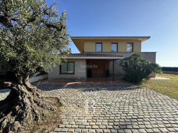 Casa en venta en Alella. Casas.