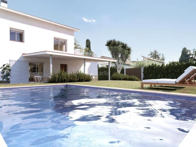Casa en venta en Alella. EXCLUSIVA CASA INDEPENDIENTE EN 2 CÓMODAS PLANTAS. Casas.