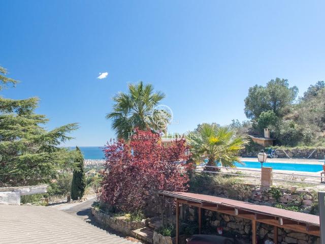 Casa en venta en Alella. Finca con impresionantes vistas en Alella. Casas.