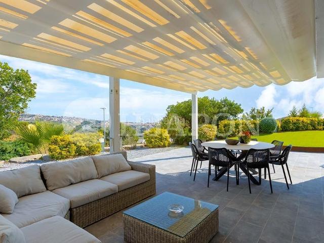 Casa en venta en Alella. La mejor ubicación en Alella con unas vistas al mar exclusivas. Casas.
