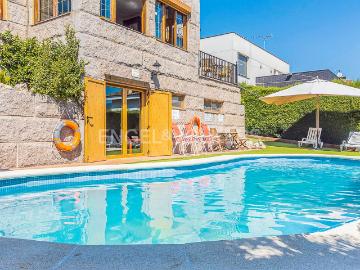 Casa en venta en Alella. Magnífica casa en ubicación privilegiada. Casas.