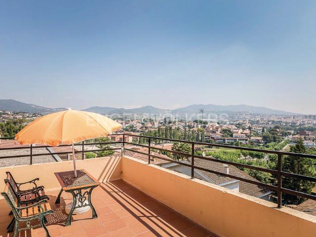 Casa en venta en Alella. Magnífica casa en ubicación privilegiada. Casas.