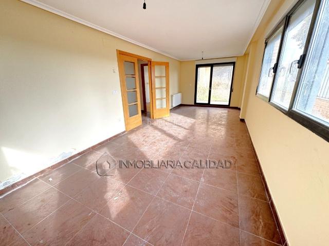 Casa en venta en Alfoz de Quintanadueñas. Casas Alfoz de.