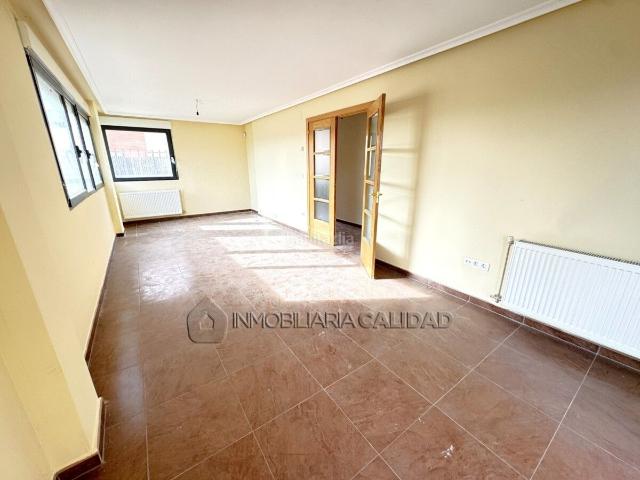 Casa en venta en Alfoz de Quintanadueñas. Casas Alfoz de.