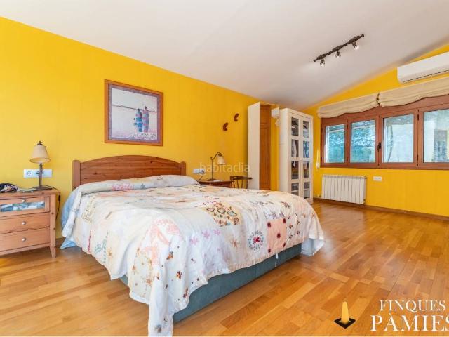 Casa en venta en Alforja. Casa con dos viviendas independientes y división horizontal Planta Baja Dúplex con terrazas, jardín y vistas!. Casas.
