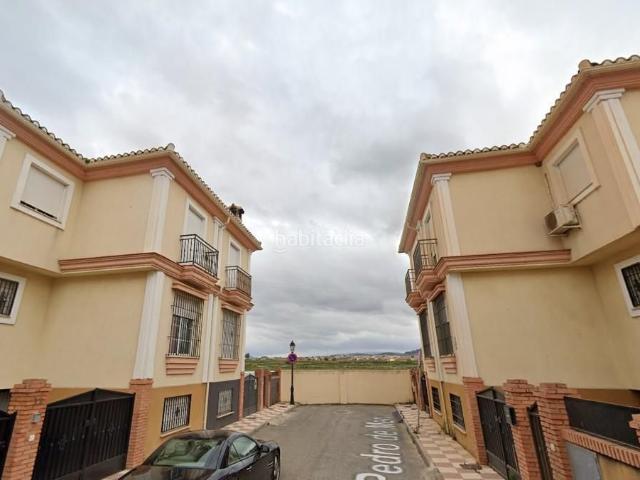 Casa en venta en Alhendín, Ayuntamiento. Oportunidad de inversión en Vegas del Genil. Casas.