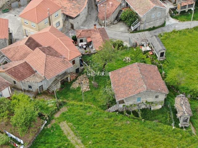 Casa en venta en Allariz. Casa con bodega, anexos, horreo y finca. Casas.