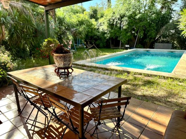 Casa en venta en Almodóvar del Río. CUEVAS BAJAS NO HIPOTECABLE Parcela de 6.000m2 con casa de 2 plantas. Casas Almodóvar del.