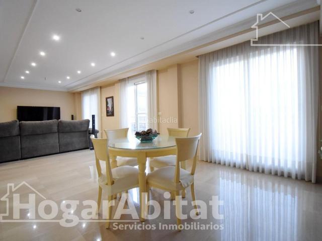 Casa en venta en Almoines. AMPLIA CASA ESPECTACULAR CON GARAJE Y CUATRO TERRAZAS, EN EL CENTRO. Casas.