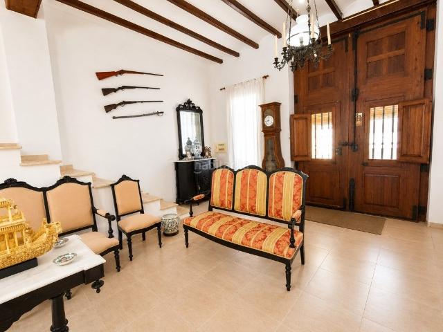 Casa en venta en Almoines. JOYA SEÑORIAL CON HISTORIA. Casas.