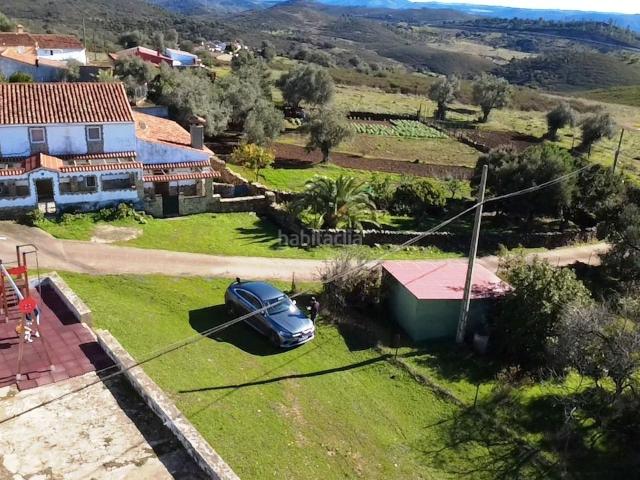 Casa en venta en Almonaster la Real. Casa en una aldea de Almonaster con terreno de 500 m2. Casas Almonaster la.