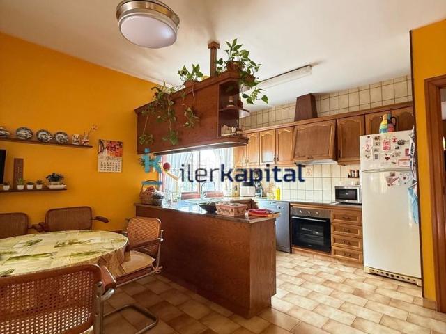 Casa en venta en Almacelles. Casas.