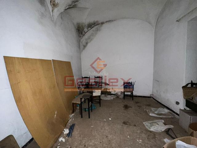 Casa en venta en Almendralejo. EN VENTA CASASOLAR ENTERA CERCA COLEGIO SAN ANTONIO. Casas.
