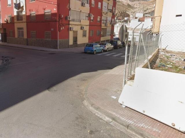 CASA EN VENTA EN ALMERIA