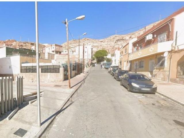 CASA EN VENTA EN ALMERIA