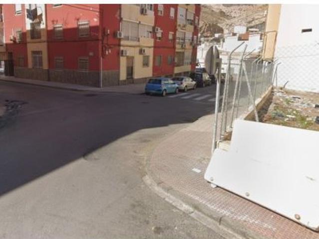 CASA EN VENTA EN ALMERIA