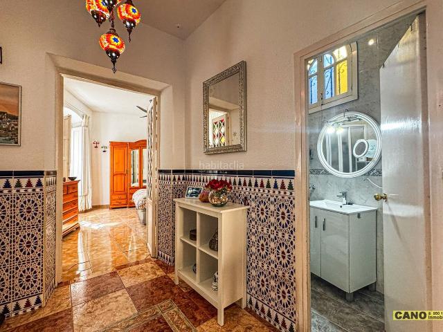 Casa en venta en Almería, Centro. Casa de 5 Habitaciones en Almería. Casas.