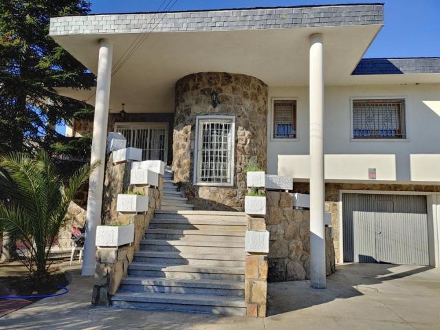 Casa en venta en Alpedrete. Casas.